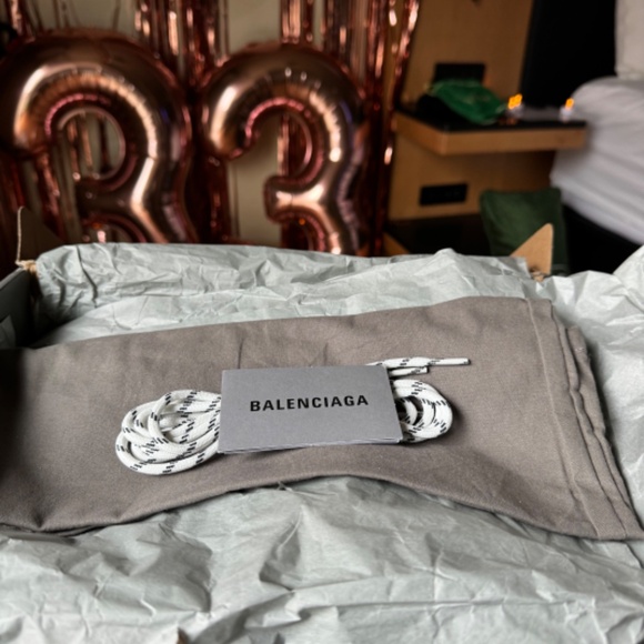 NEW TRIPLE S SNEAKERS BLACK RED 40 - Picture 8 of 11